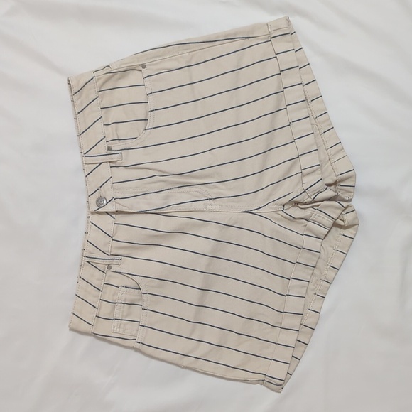 PacSun Pinstripe Denim Mom Short, Color Cream/Blue Size 30 - Picture 1 of 15